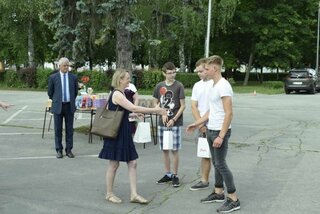 obr. 4 - Žiaci odmenení firmou Danfoss Power Solutions a.s. Považská Bystrica