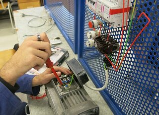 Mechanik elektrotechnik silnoprúd