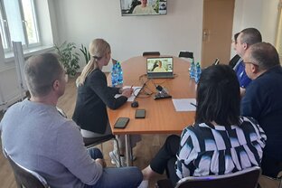 Zväčšiť fotografiu - Soš strojnícka považská bystrica a sš-copt uherský brod spojili sily v projekte interreg slovensko – česko 2021 – 2027 s názvom „budovanie cezhraničnej spolupráce pre moderné vzdelávanie“