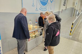 Zväčšiť fotografiu - Spomienkové stretnutie absolventov po 43 rokoch
