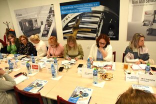 Zväčšiť fotografiu - Pracovné stretnutie so zamestnávateľmi a kariérovými a výchovnými poradcami zš