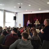 Výchovný koncert ,,Zneužívanie moci: Profil zbabelého agresora“