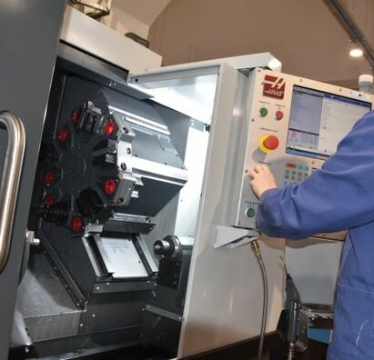Študijný odbor 2411 K Mechanik nastavovač – programátor CNC a robotizácia - fotoalbum