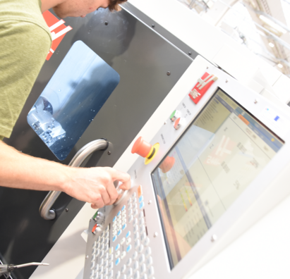 Študijný odbor 2411 K Mechanik nastavovač – programátor CNC a robotizácia - fotoalbum