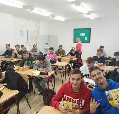 Beseda s pracovníčkou pobočky Raiffeisen Bank