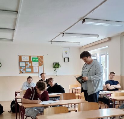 Štafetové čítanie oživilo hodiny slovenčiny