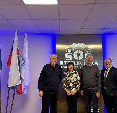 Vianočné stretnutie vedenia školy s bývalými riaditeľmi našej školy