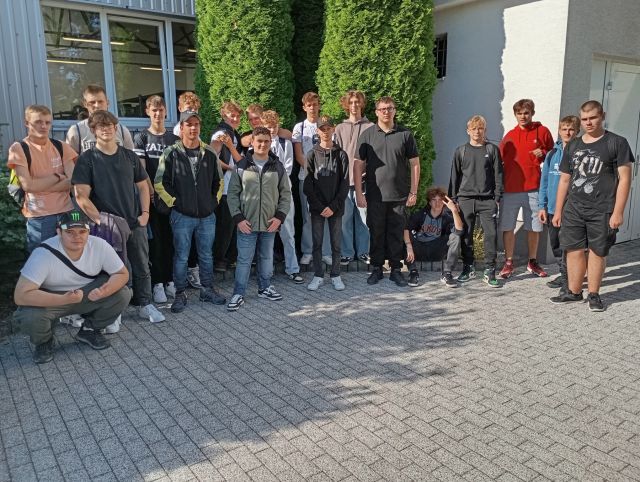 Exkurzia 1.A vo firmách Spanner SK k.s. a Mikrotech s.r.o.