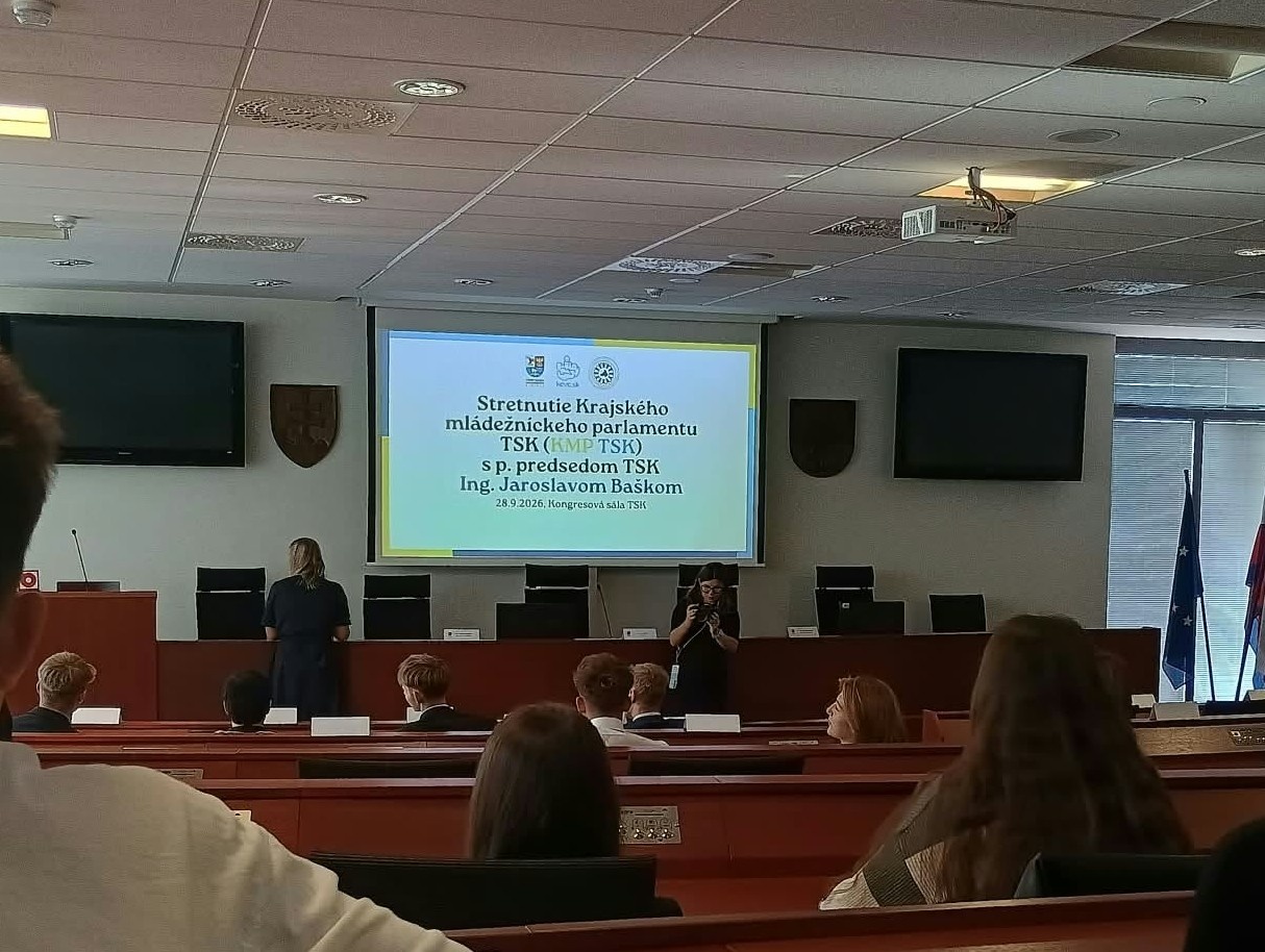 Naši žiaci na Sneme delegátov Krajského mládežníckeho parlamentu TSK