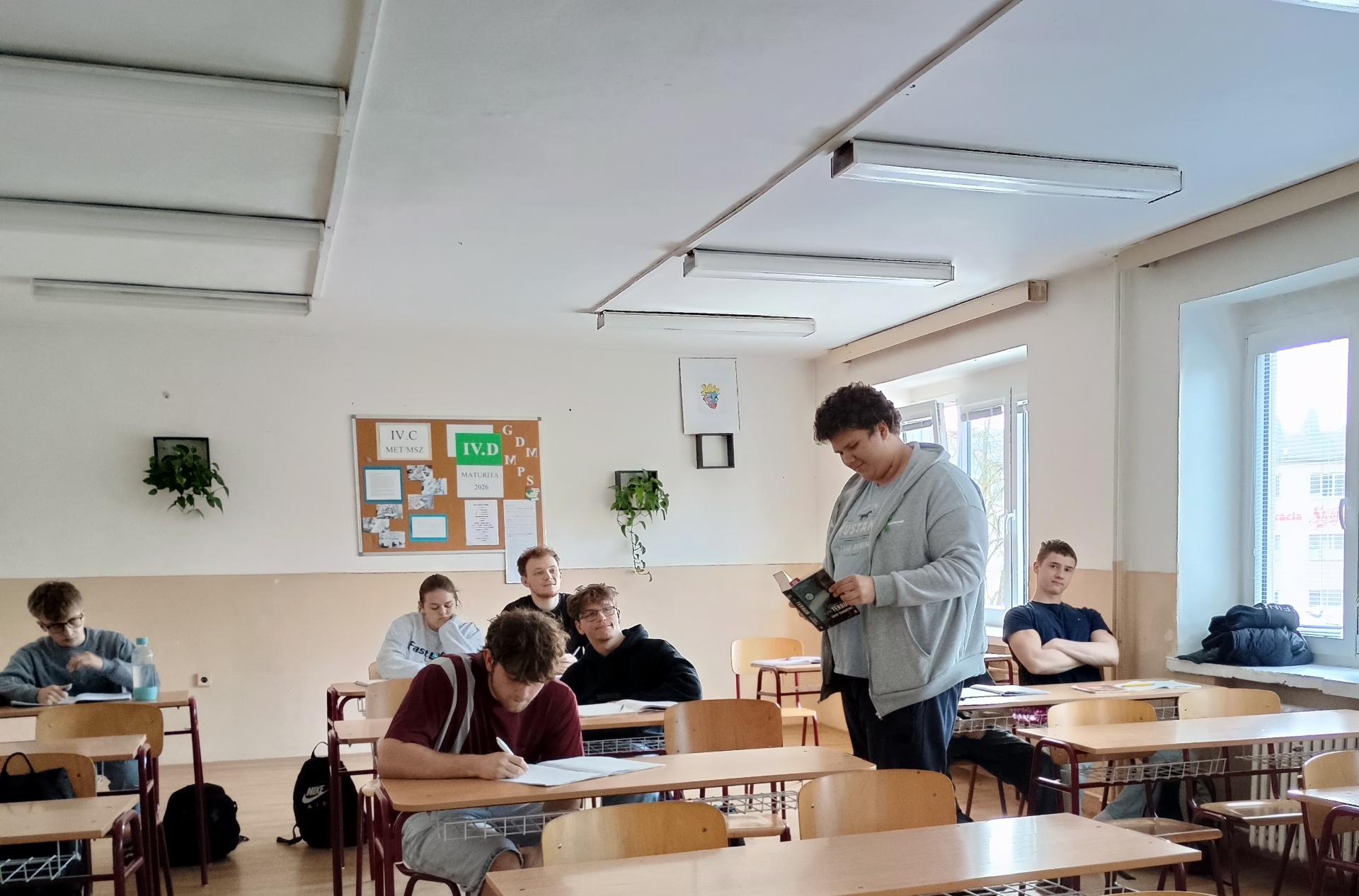 Štafetové čítanie oživilo hodiny slovenčiny