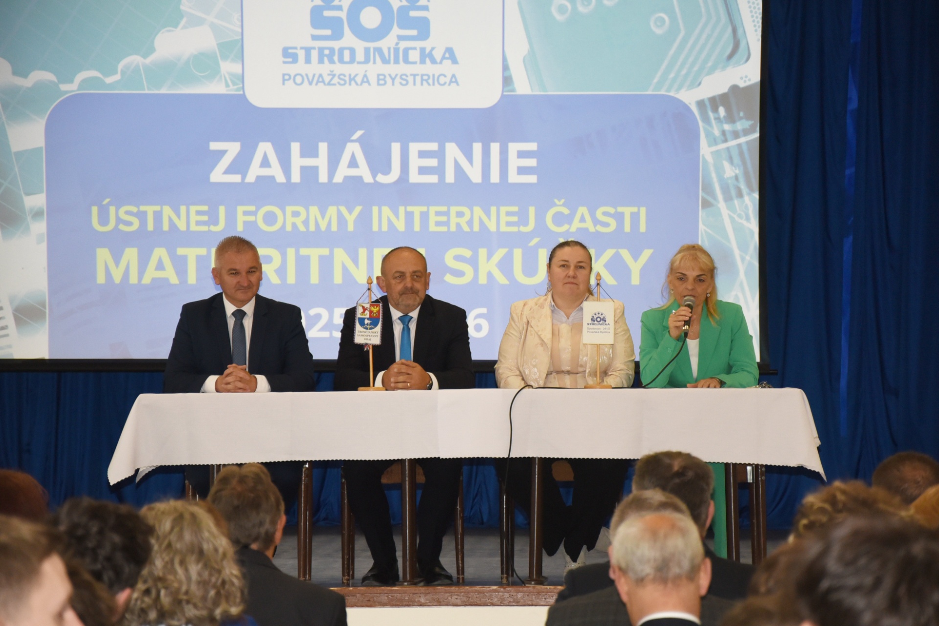 Želáme veľa šťastia! Ústne maturity boli oficiálne zahájené.